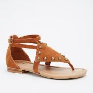 Torrid Women Studded T strap Ankle Strap  Sandals Flats shoes sz 6W Wide